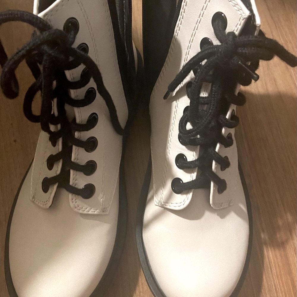 SODA boots